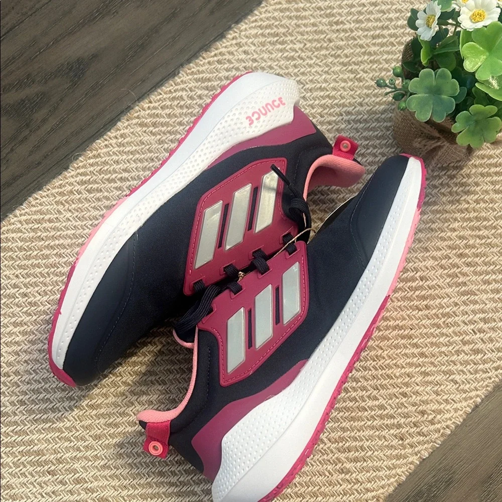 ADIDAS Kids Size 5⭐️NWT💕EQ21 2.0 BOUNCE Sport Elastic Lace Running Shoes